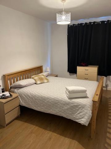 Shoreditch Hoxton Large 3 Bed Garden Flat